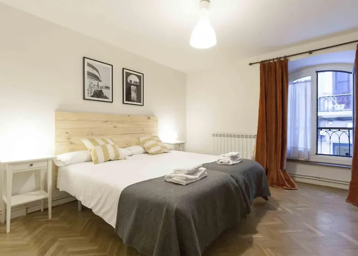 The Collection | Loreak * 산세바스티안