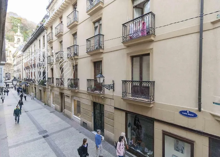 The Collection | Loreak * 산세바스티안